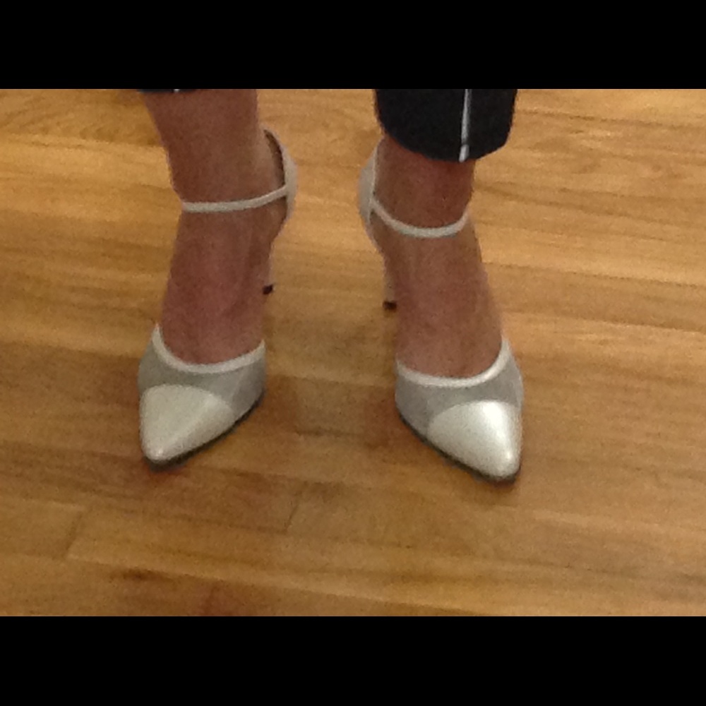 Vaneli Cream mesh pump